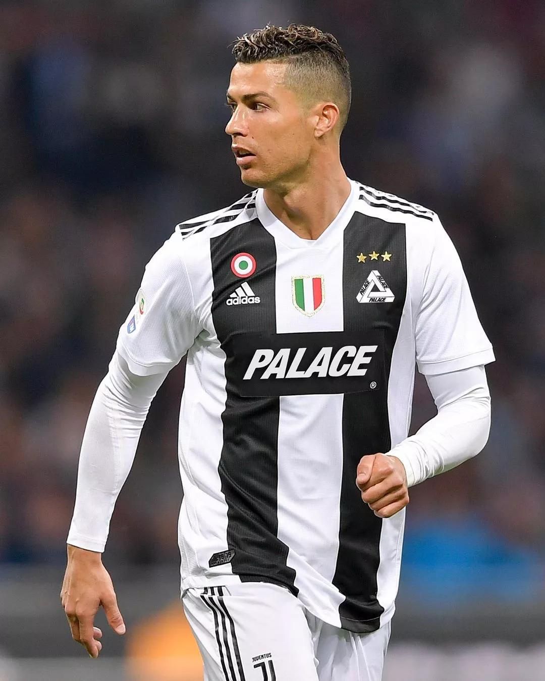 王曼昱首轮迎战大藤沙月